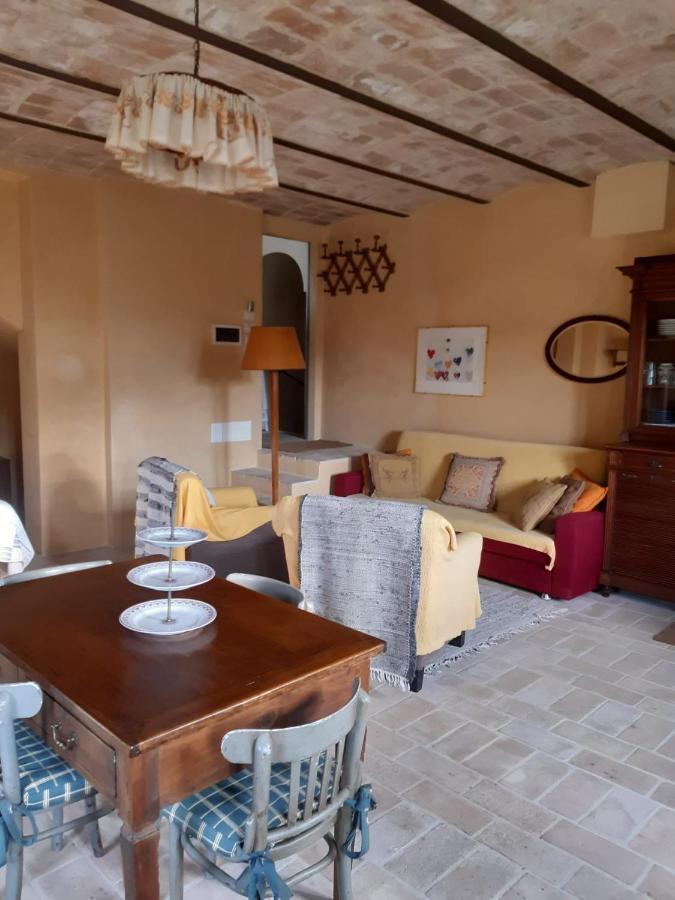 Borgo Cardaneto Bed & Breakfast Montone  Dış mekan fotoğraf
